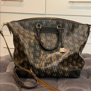 Dooney and bourke purse